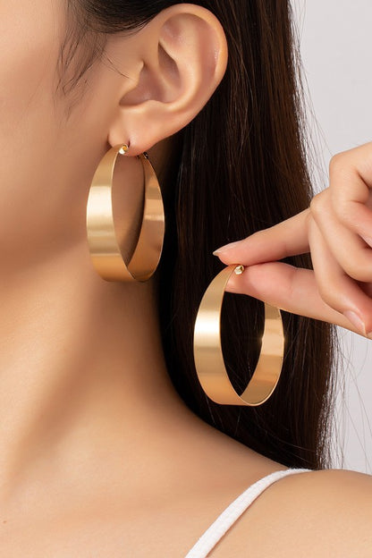 Satin surface wide hoop earrings